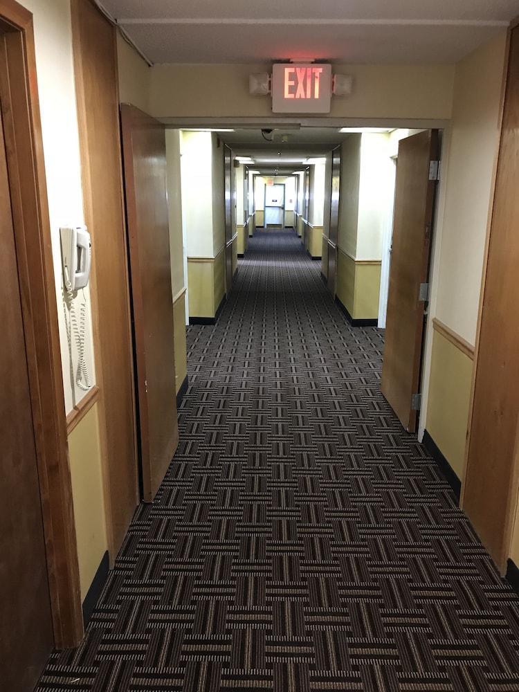 Super 8 By Wyndham Athens Ξενοδοχείο Εξωτερικό φωτογραφία